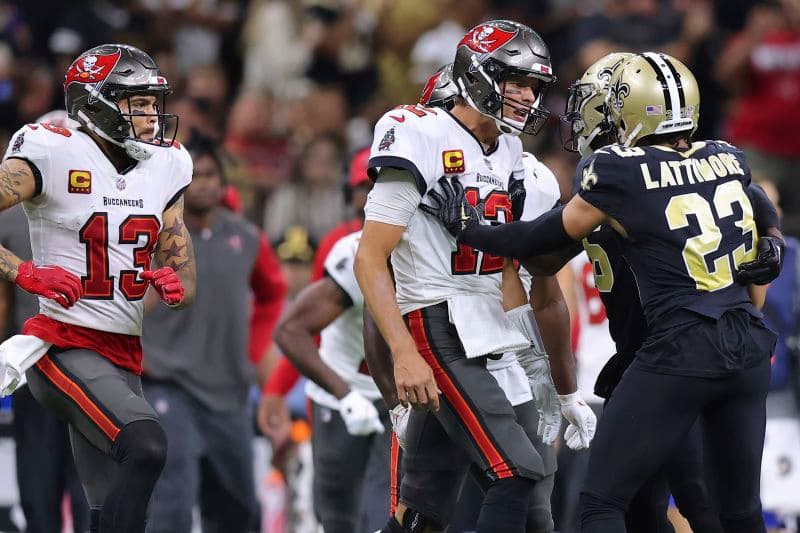Buccaneers vs Saints: Tom Brady arroja una tableta al suelo, involucrado en una pelea en la nerviosa victoria de Tampa Bay