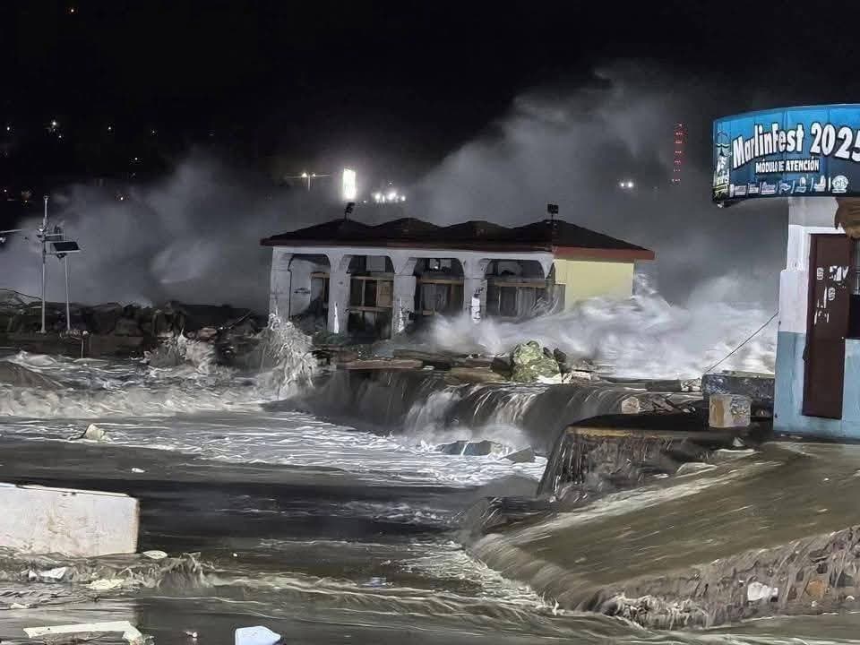 ¡Esta Madrugada! HURACÁN ERICK TOCA TIERRA EN OAXACA Y GUERRERO COMO CATEGORÍA