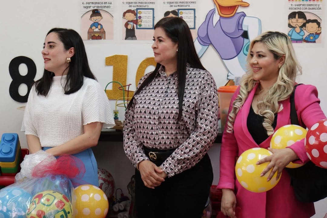 Se gradúan estudiantes del Programa de Inglés para Niños Pequeños (PET) del