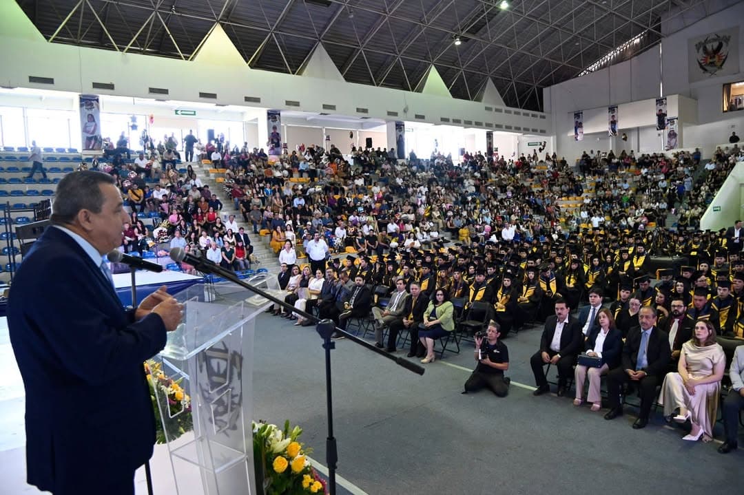 Se gradúan con éxito más de mil 200 estudiantes de la Generación