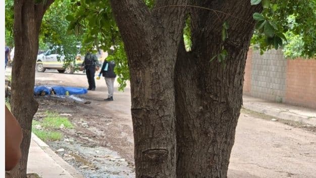 A balazos asesinan a un hombre y una mujer en Bachigualato, Culiacán; les taparon el rostro