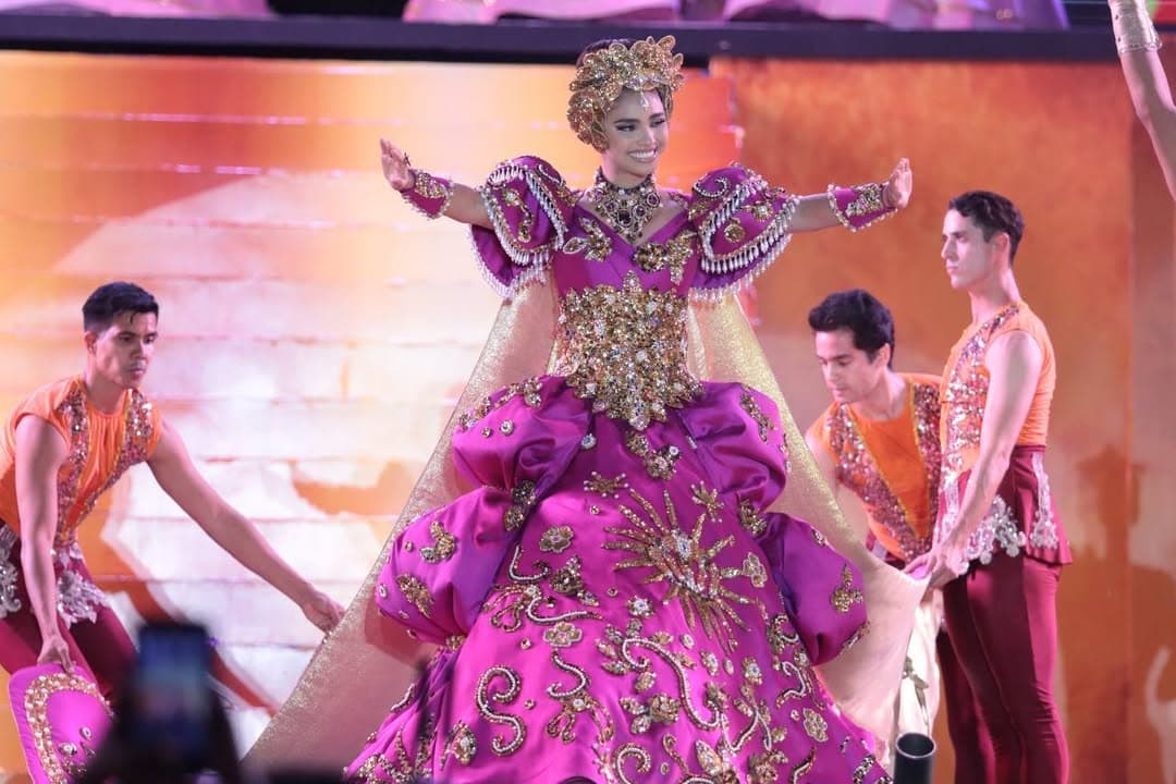 *¡Orgullo Mazatleco! Carolina Ruelas Pano, conquista la corona de Miss Intercontinental