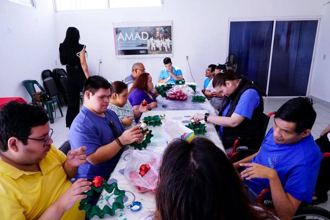 *Monserrat Zamudio apoya a la Asociación Manos Amigas por la Discapacidad